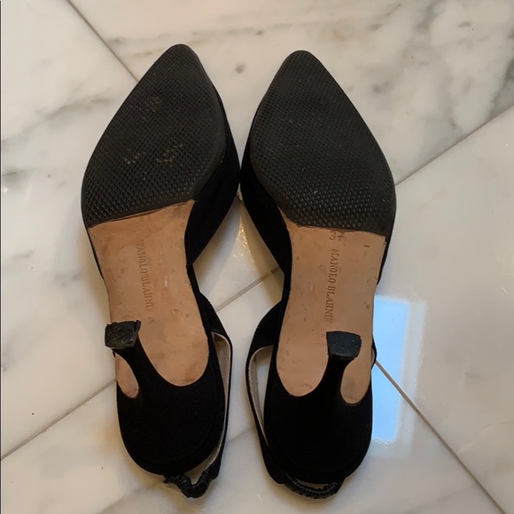 Manolo Blahnik Black Peau de Soie evening shoes. - Picture 2 of 5